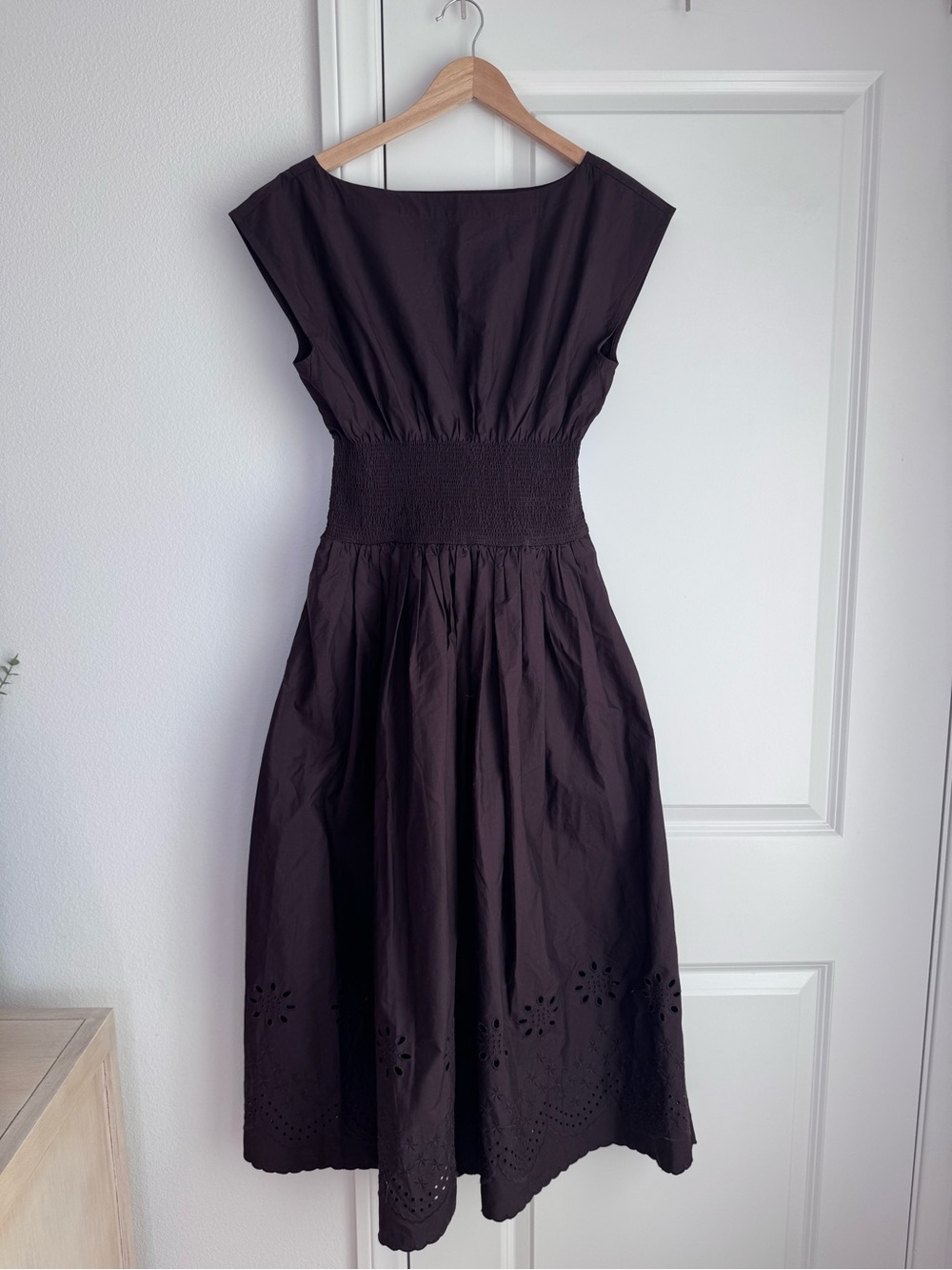 NWT J Crew Smocked Eyelet-Hem Dress In Cotton Poplin In Chocolate Berry Size XS